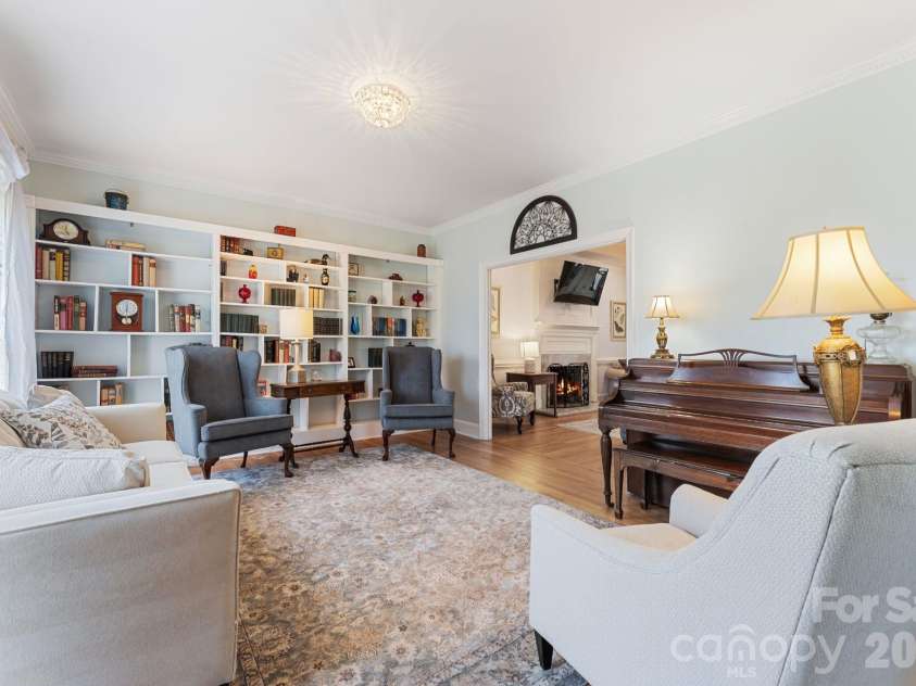 1006 Chelsea Place, Matthews, NC 28105.  MLS# CAR4408287, YatesRealty ID 43383. 