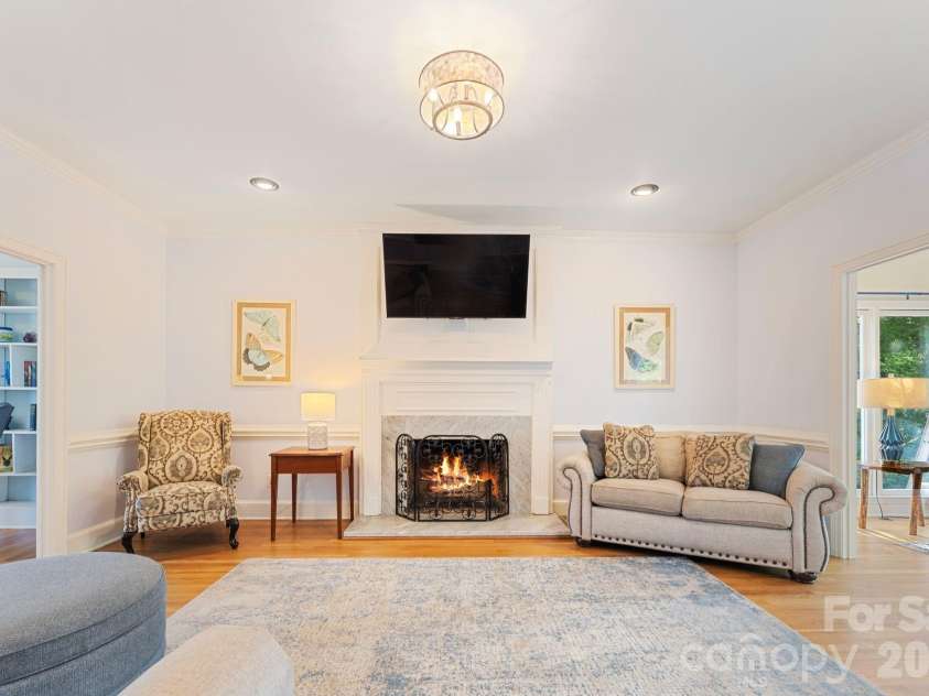 1006 Chelsea Place, Matthews, NC 28105.  MLS# CAR4408287, YatesRealty ID 43383. 