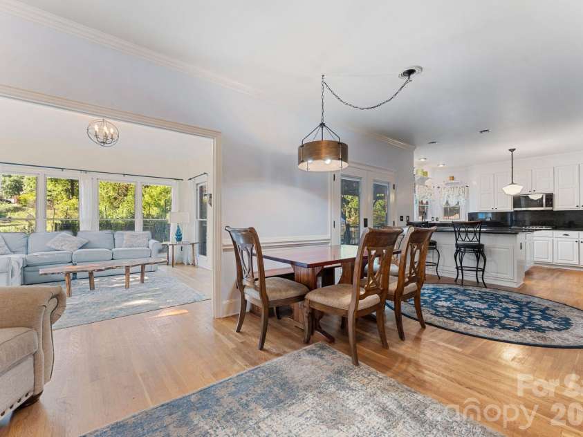 1006 Chelsea Place, Matthews, NC 28105.  MLS# CAR4408287, YatesRealty ID 43383. 