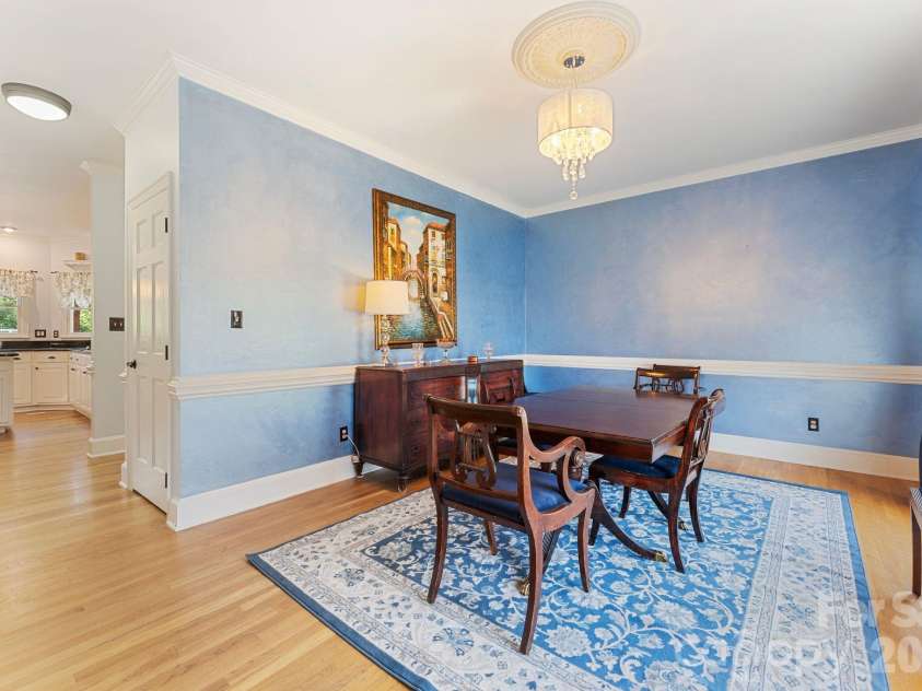 1006 Chelsea Place, Matthews, NC 28105.  MLS# CAR4408287, YatesRealty ID 43383. 
