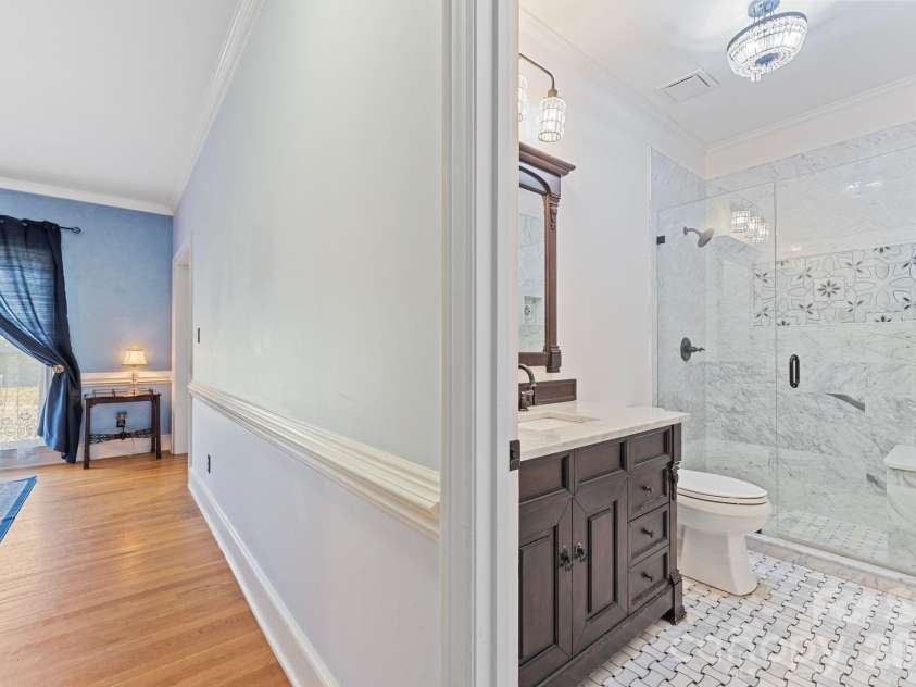 1006 Chelsea Place, Matthews, NC 28105.  MLS# CAR4408287, YatesRealty ID 43383. 