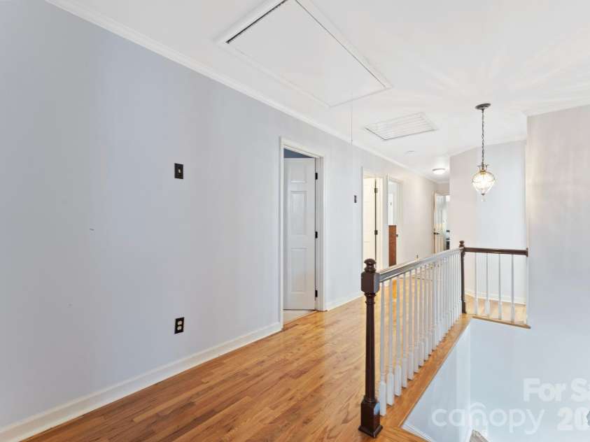 1006 Chelsea Place, Matthews, NC 28105.  MLS# CAR4408287, YatesRealty ID 43383. 