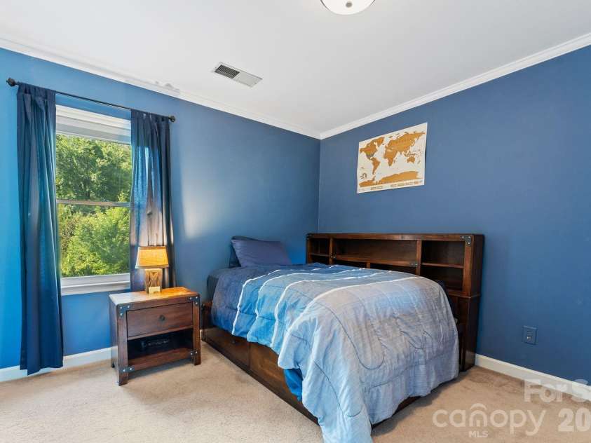 1006 Chelsea Place, Matthews, NC 28105.  MLS# CAR4408287, YatesRealty ID 43383. 