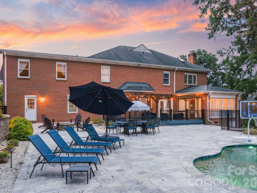 1006 Chelsea Place, Matthews, NC 28105.  MLS# CAR4408287, YatesRealty ID 43383. 