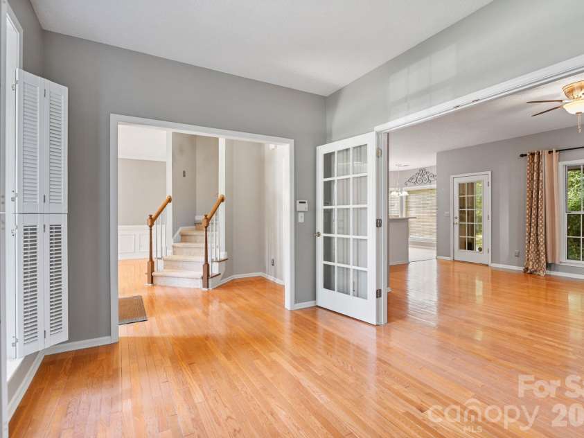 2040 Swaim Drive, Matthews, NC 28105.  MLS# CAR4412314, YatesRealty ID 43384. 