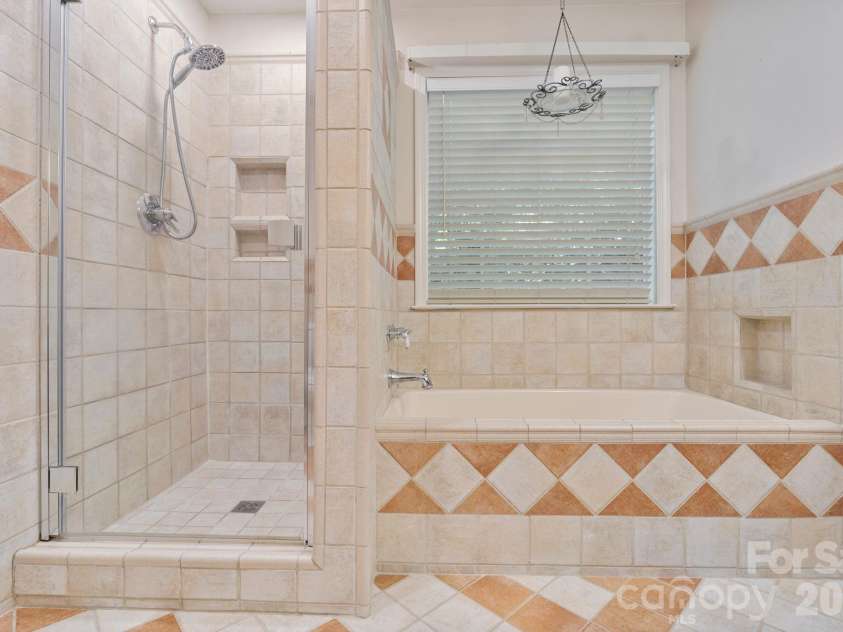 2040 Swaim Drive, Matthews, NC 28105.  MLS# CAR4412314, YatesRealty ID 43384. 