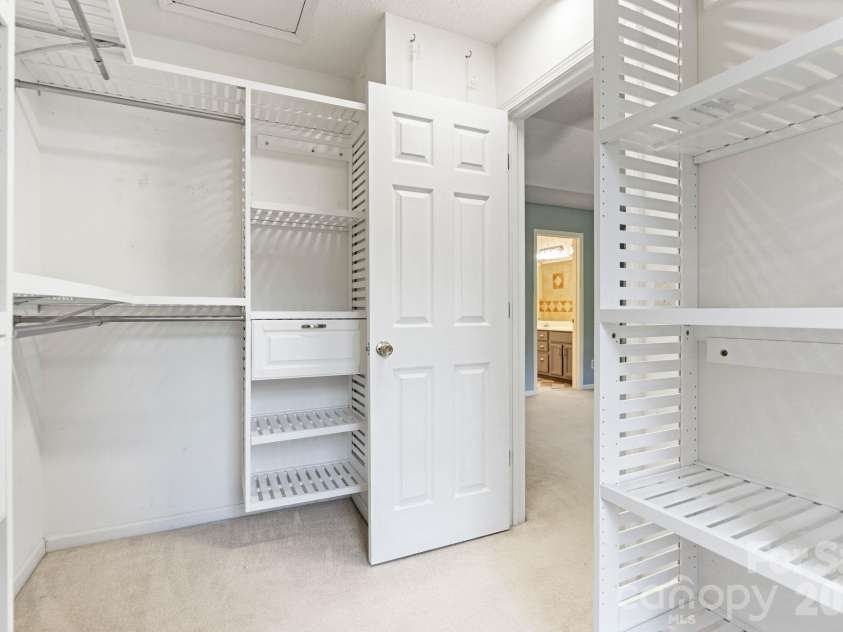 2040 Swaim Drive, Matthews, NC 28105.  MLS# CAR4412314, YatesRealty ID 43384. 