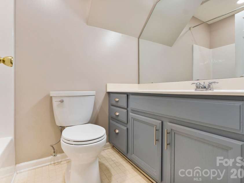 2040 Swaim Drive, Matthews, NC 28105.  MLS# CAR4412314, YatesRealty ID 43384. 