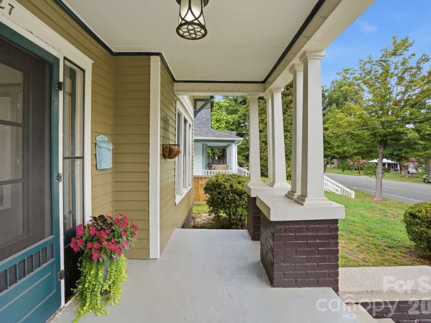 1627 Main Street, Salisbury, NC 28144.  MLS# CAR4402430, YatesRealty ID 43385. 