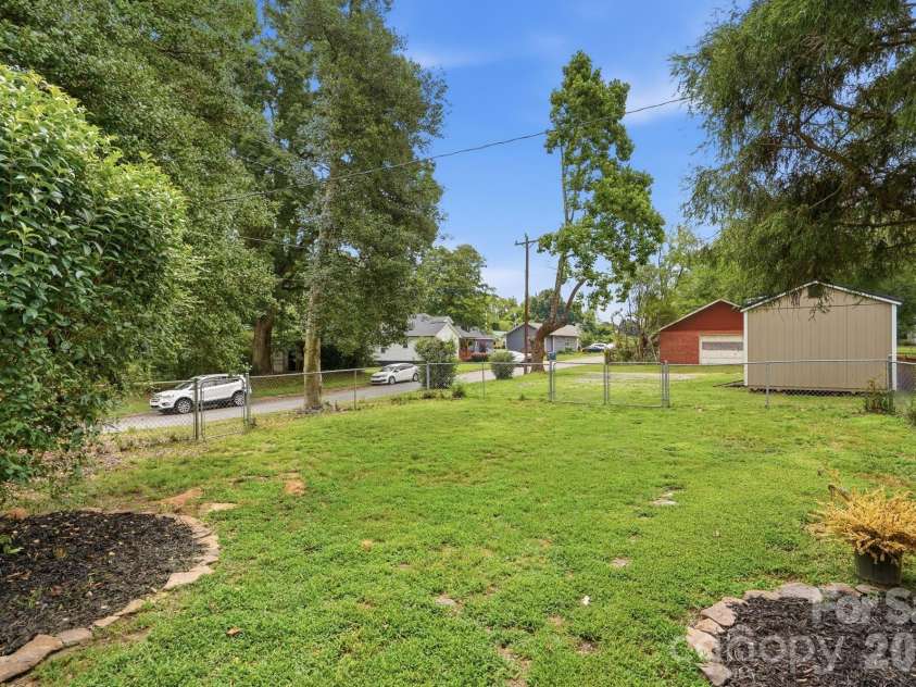 1627 Main Street, Salisbury, NC 28144.  MLS# CAR4402430, YatesRealty ID 43385. 