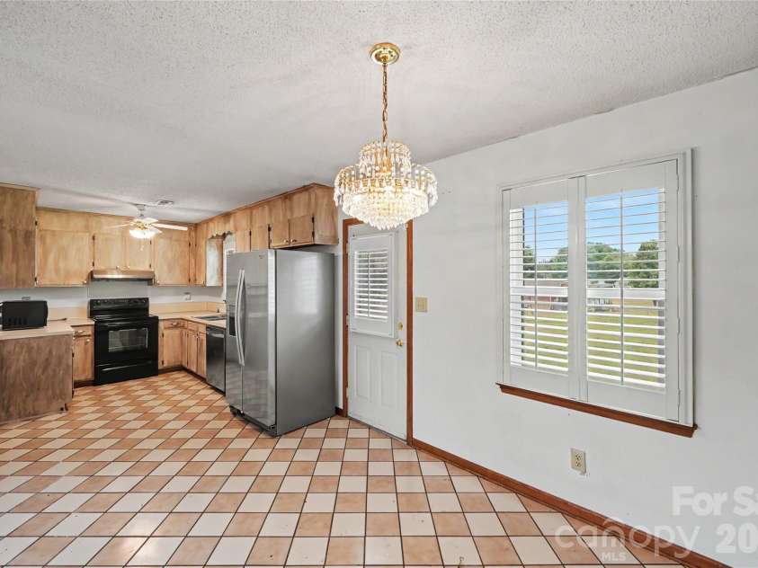 406 Greyfield Drive, Kings Mountain, NC 28086.  MLS# CAR4409413, YatesRealty ID 43387. 