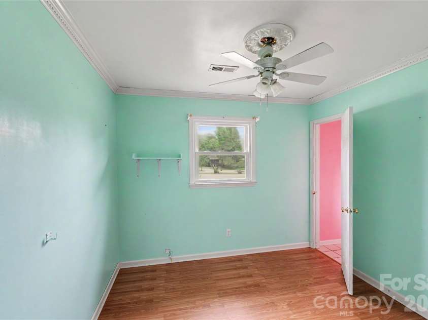 406 Greyfield Drive, Kings Mountain, NC 28086.  MLS# CAR4409413, YatesRealty ID 43387. 