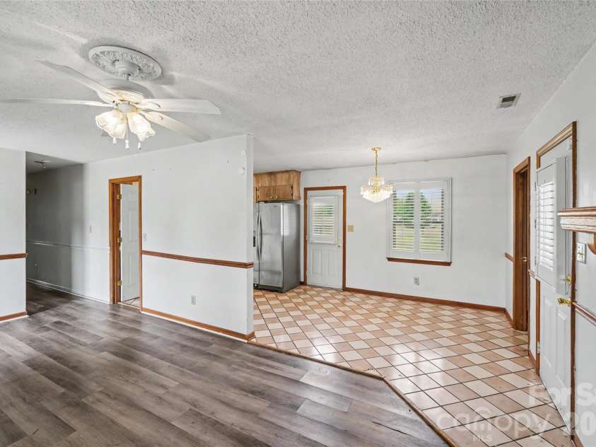 406 Greyfield Drive, Kings Mountain, NC 28086.  MLS# CAR4409413, YatesRealty ID 43387. 