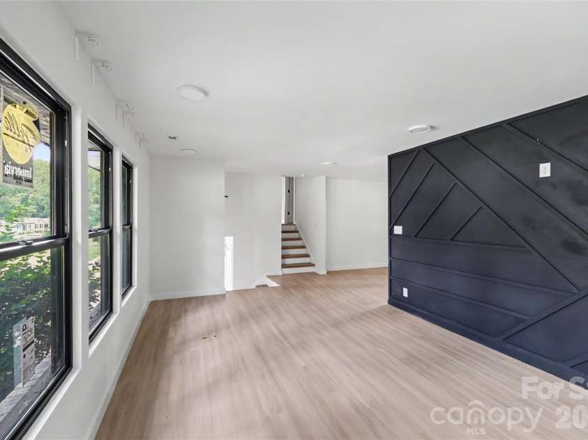 3801 Woodleaf Road, Charlotte, NC 28205.  MLS# CAR4370771, YatesRealty ID 43388. 