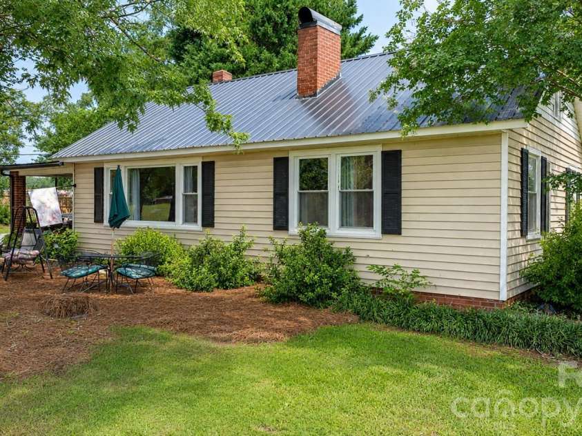 1378 NC 182 Highway, Lincolnton, NC 28092.  MLS# CAR4410292, YatesRealty ID 43389. 