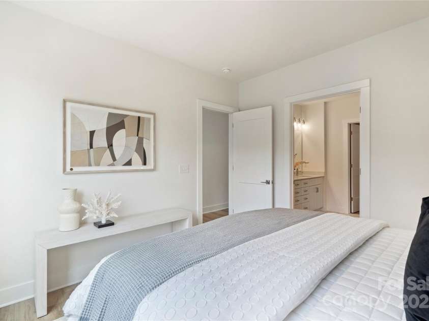 3413 Holabird Lane, Charlotte, NC 28208.  MLS# CAR4231598, YatesRealty ID 4339. 