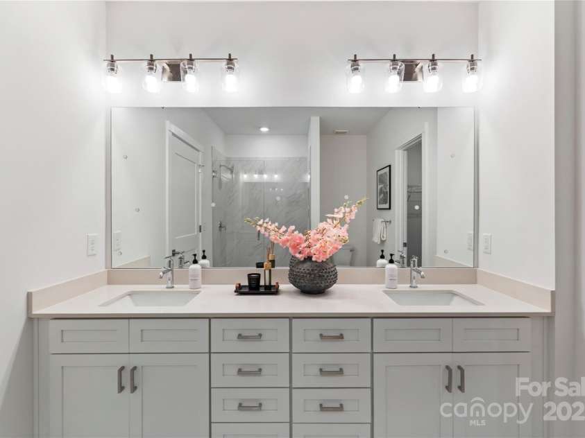 3413 Holabird Lane, Charlotte, NC 28208.  MLS# CAR4231598, YatesRealty ID 4339. 