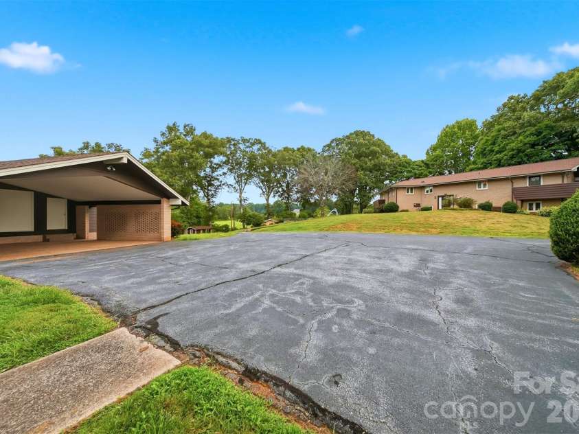 6859 River Bend Road, Claremont, NC 28610.  MLS# CAR4403349, YatesRealty ID 43391. 