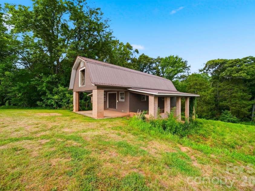 6859 River Bend Road, Claremont, NC 28610.  MLS# CAR4403349, YatesRealty ID 43391. 