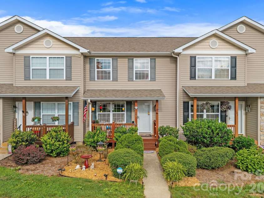 109 Loch Haven Road, Swannanoa, NC 28778.  MLS# CAR4412068, YatesRealty ID 43392. 