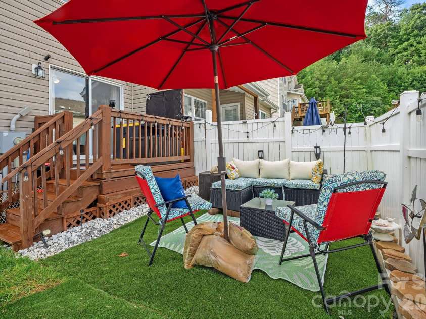 109 Loch Haven Road, Swannanoa, NC 28778.  MLS# CAR4412068, YatesRealty ID 43392. 