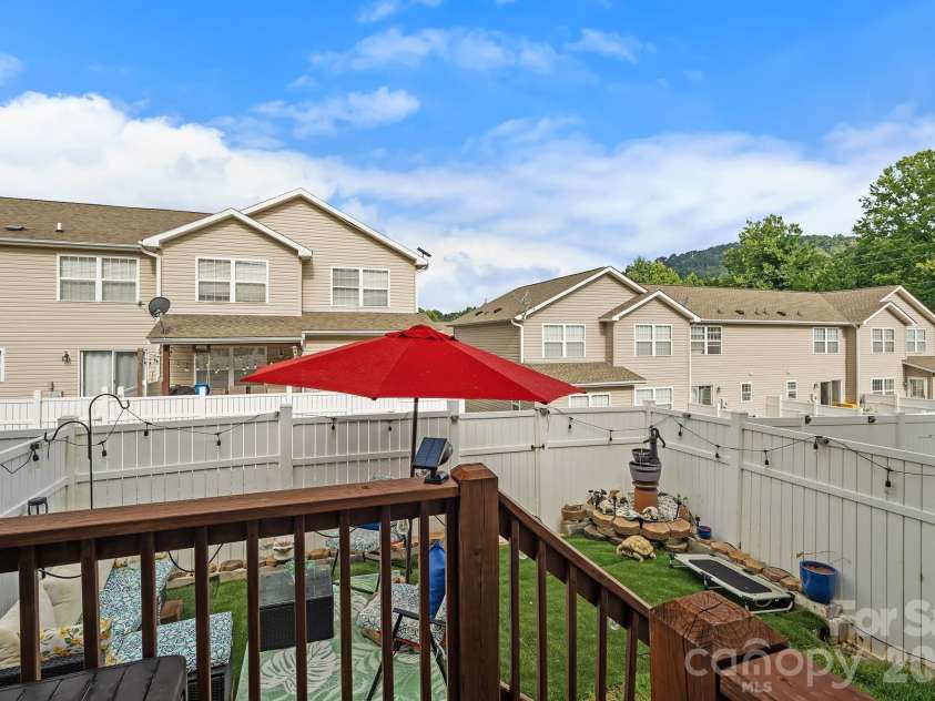 109 Loch Haven Road, Swannanoa, NC 28778.  MLS# CAR4412068, YatesRealty ID 43392. 