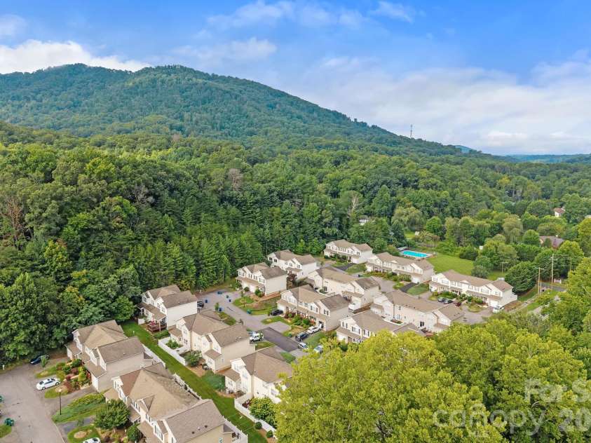 109 Loch Haven Road, Swannanoa, NC 28778.  MLS# CAR4412068, YatesRealty ID 43392. 