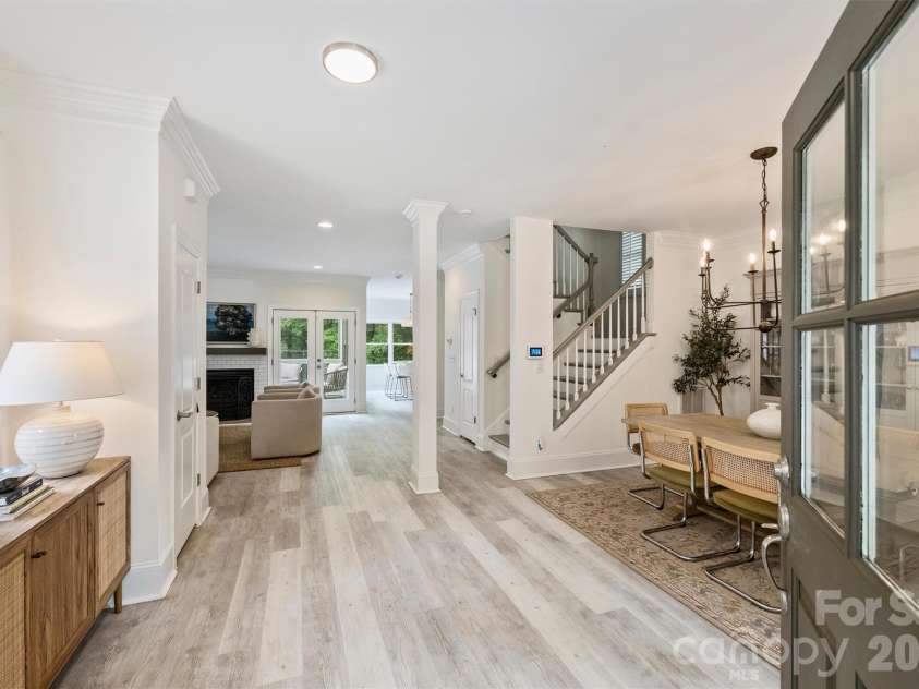 1328 Ivey Drive, Charlotte, NC 28205.  MLS# CAR4411128, YatesRealty ID 43393. 