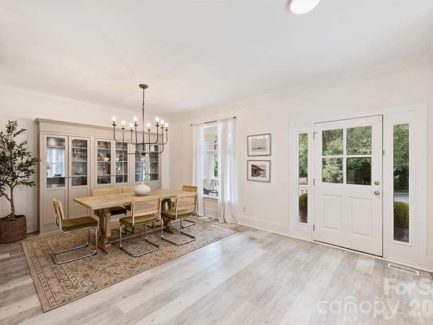 1328 Ivey Drive, Charlotte, NC 28205.  MLS# CAR4411128, YatesRealty ID 43393. 