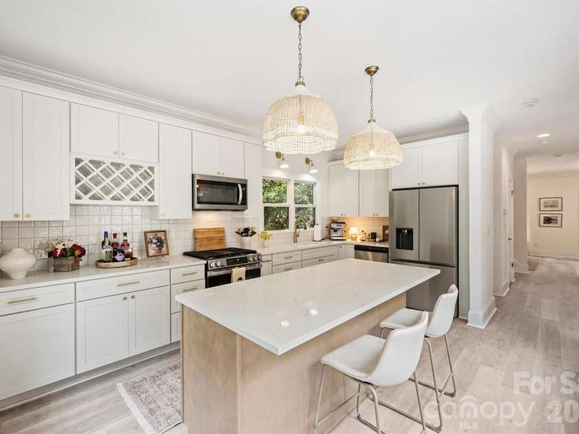 1328 Ivey Drive, Charlotte, NC 28205.  MLS# CAR4411128, YatesRealty ID 43393. 