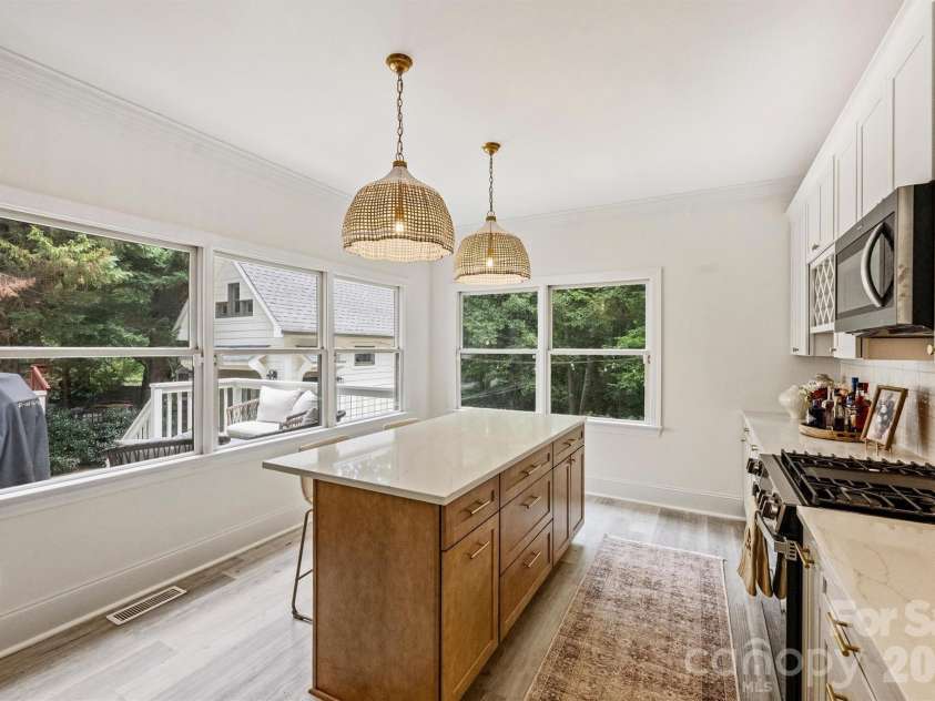 1328 Ivey Drive, Charlotte, NC 28205.  MLS# CAR4411128, YatesRealty ID 43393. 