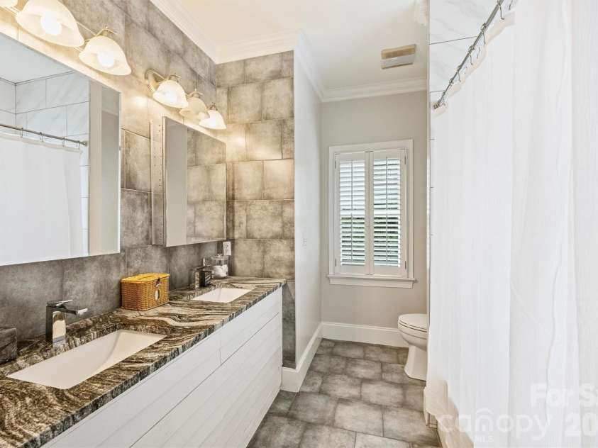 1328 Ivey Drive, Charlotte, NC 28205.  MLS# CAR4411128, YatesRealty ID 43393. 