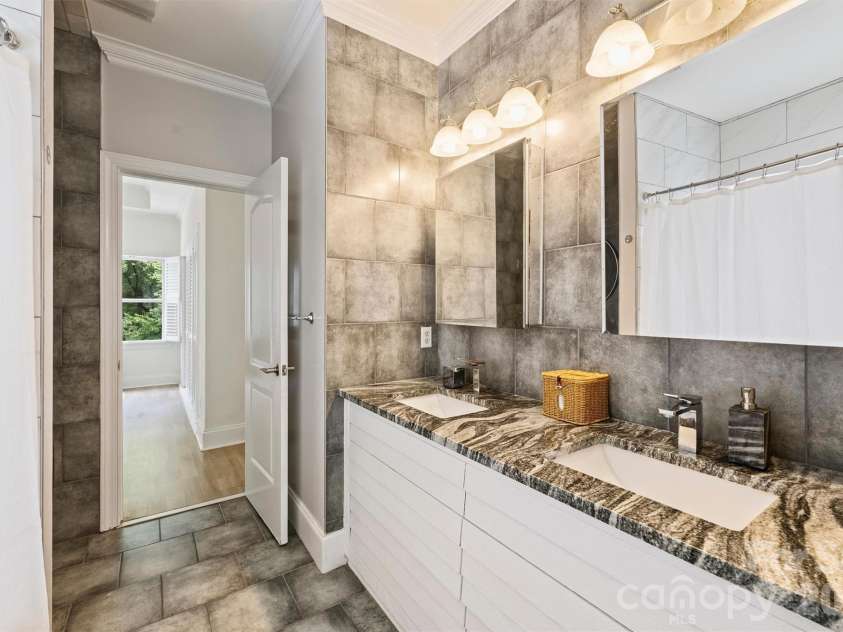 1328 Ivey Drive, Charlotte, NC 28205.  MLS# CAR4411128, YatesRealty ID 43393. 