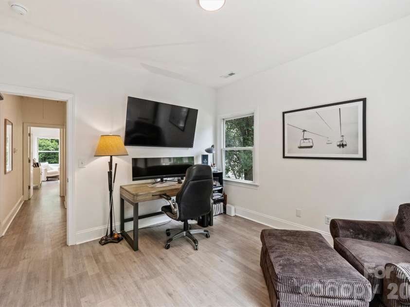 1328 Ivey Drive, Charlotte, NC 28205.  MLS# CAR4411128, YatesRealty ID 43393. 