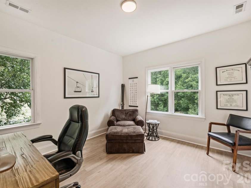 1328 Ivey Drive, Charlotte, NC 28205.  MLS# CAR4411128, YatesRealty ID 43393. 