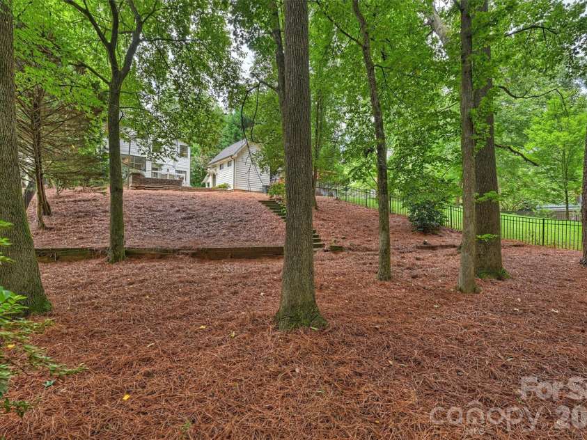 1328 Ivey Drive, Charlotte, NC 28205.  MLS# CAR4411128, YatesRealty ID 43393. 