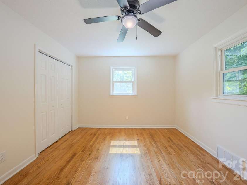 8525 US 25/70 Highway, Marshall, NC 28753.  MLS# CAR4412343, YatesRealty ID 43394. 