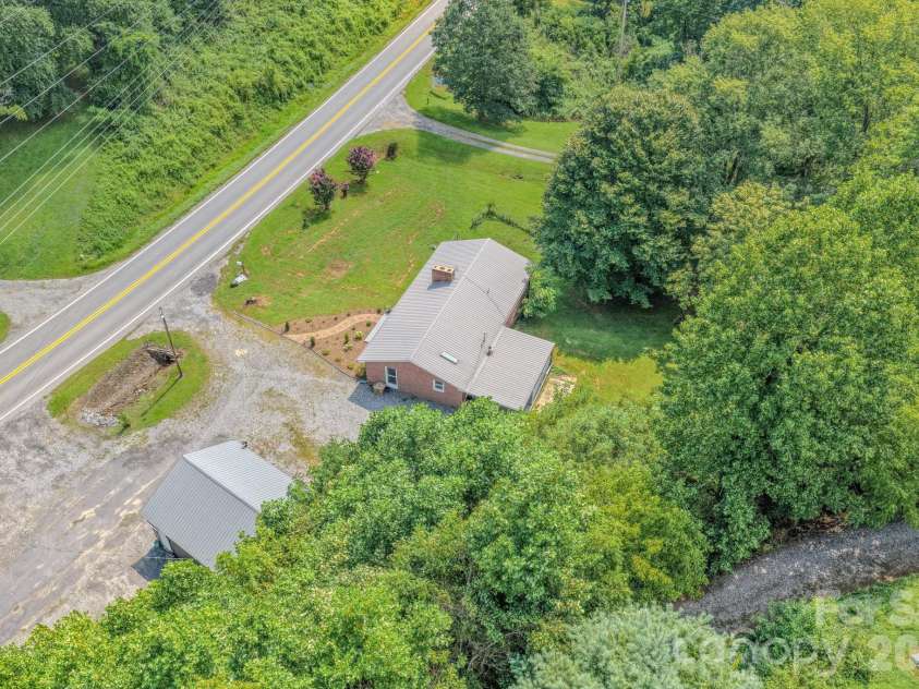 8525 US 25/70 Highway, Marshall, NC 28753.  MLS# CAR4412343, YatesRealty ID 43394. 