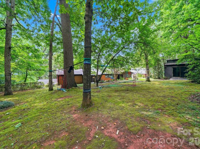 515 Dogwood Lane, Belmont, NC 28012.  MLS# CAR4408248, YatesRealty ID 43395. 