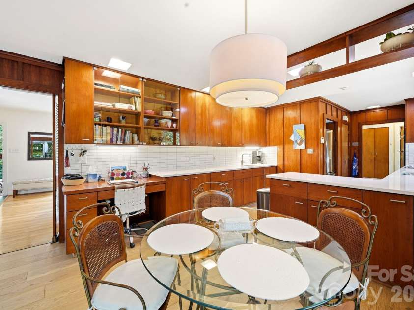515 Dogwood Lane, Belmont, NC 28012.  MLS# CAR4408248, YatesRealty ID 43395. Breakfast Area