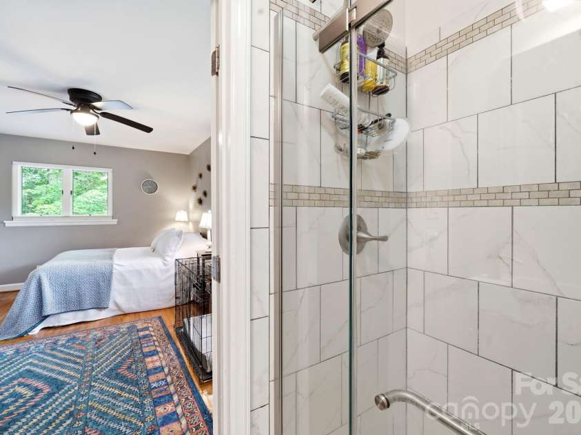 515 Dogwood Lane, Belmont, NC 28012.  MLS# CAR4408248, YatesRealty ID 43395. Primary Bath