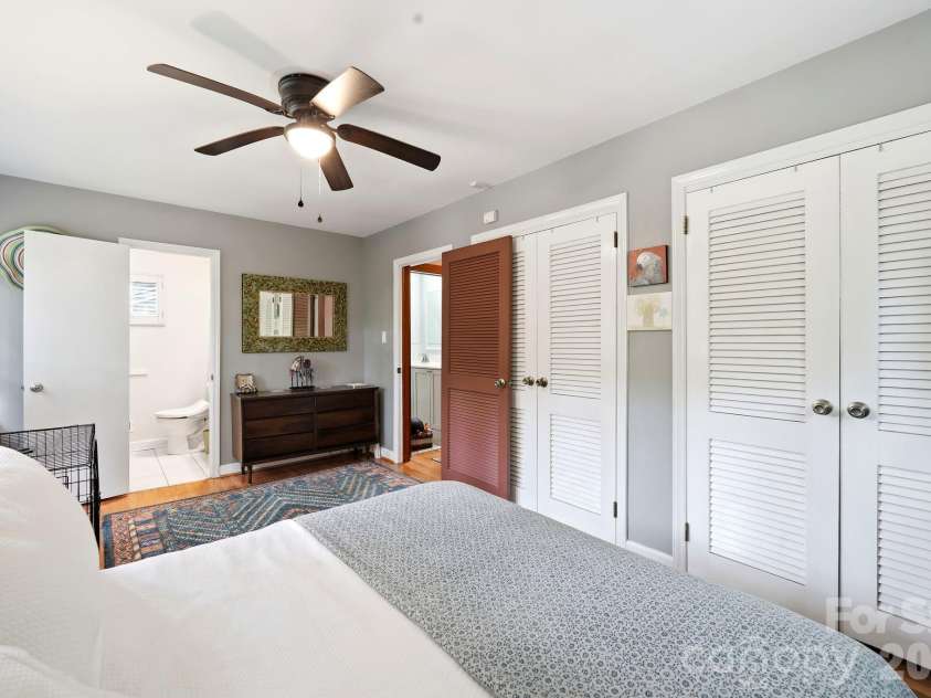 515 Dogwood Lane, Belmont, NC 28012.  MLS# CAR4408248, YatesRealty ID 43395. Primary has double closets