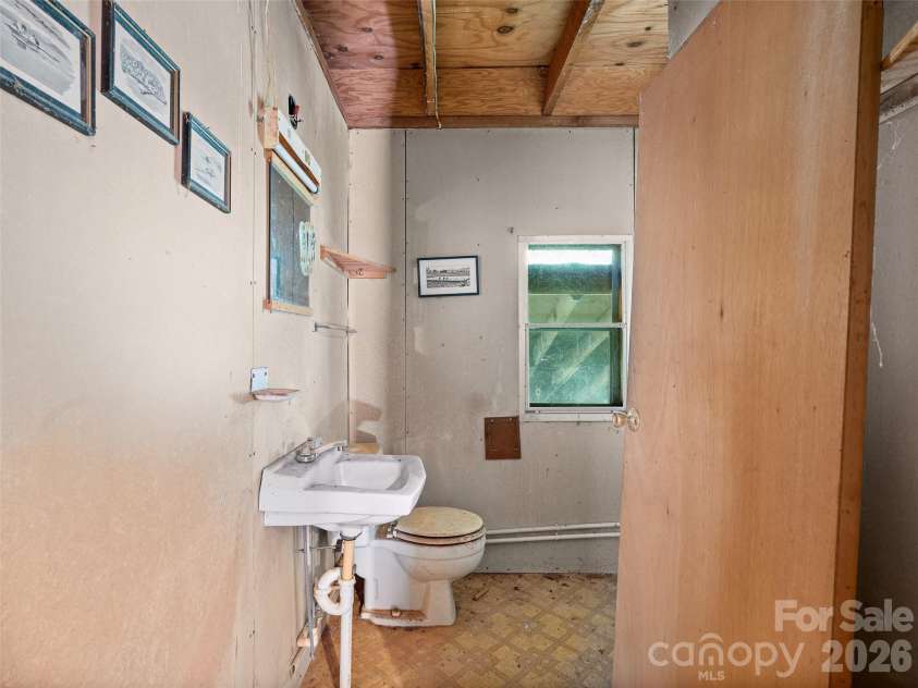 270 Dana Road, Green Mountain, NC 28740.  MLS# CAR4413619, YatesRealty ID 43396. 