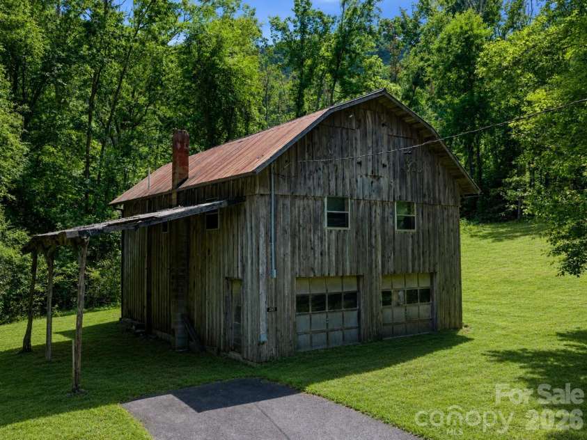 270 Dana Road, Green Mountain, NC 28740.  MLS# CAR4413619, YatesRealty ID 43396. 