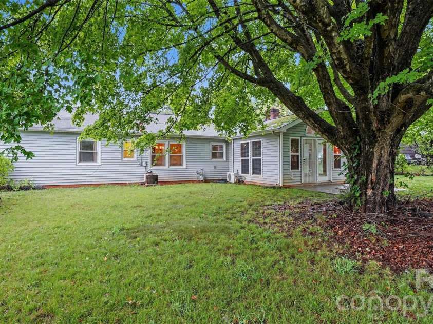 3766 Danube Drive, Winston Salem, NC 27105.  MLS# CAR4411084, YatesRealty ID 43397. 