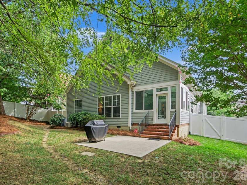 10753 Tradition View Drive, Charlotte, NC 28269.  MLS# CAR4406474, YatesRealty ID 43399. Ahhh, serenity.