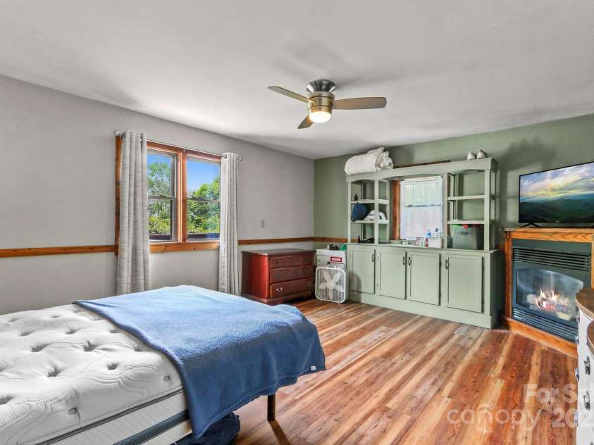 1925 Green Hill Road, Blowing Rock, NC 28605.  MLS# CAR4257812, YatesRealty ID 434. 