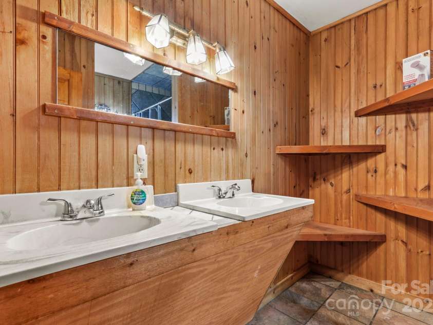 1925 Green Hill Road, Blowing Rock, NC 28605.  MLS# CAR4257812, YatesRealty ID 434. 