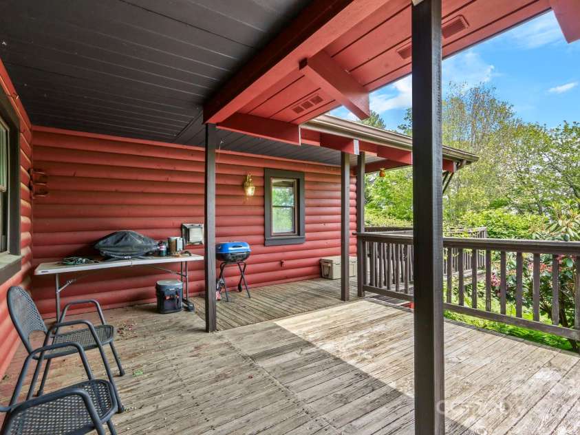 1925 Green Hill Road, Blowing Rock, NC 28605.  MLS# CAR4257812, YatesRealty ID 434. Front Porch