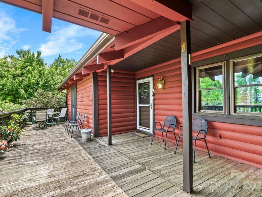 1925 Green Hill Road, Blowing Rock, NC 28605.  MLS# CAR4257812, YatesRealty ID 434. Front Porch, front door